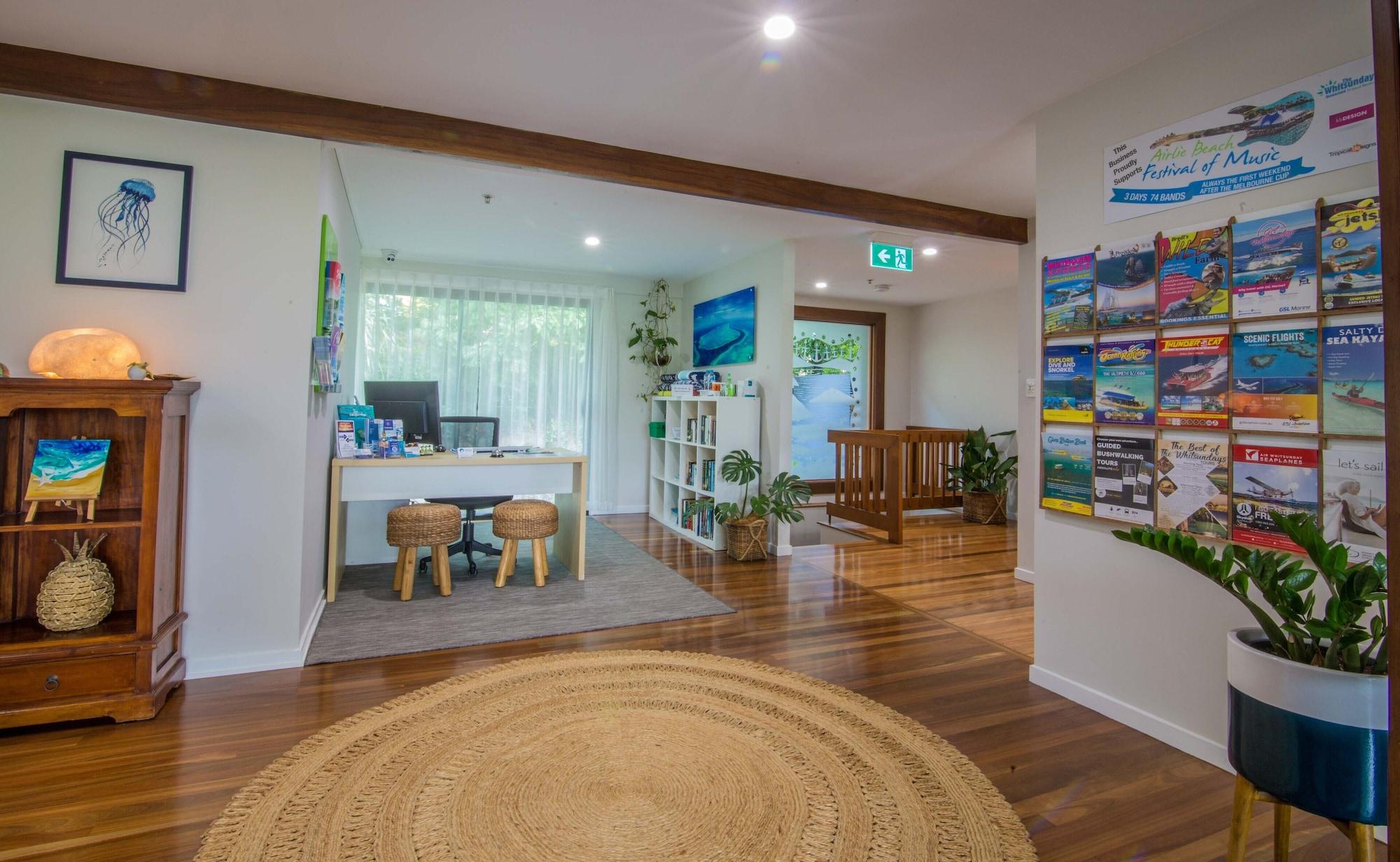 Vista Lobby Airlie Guest House