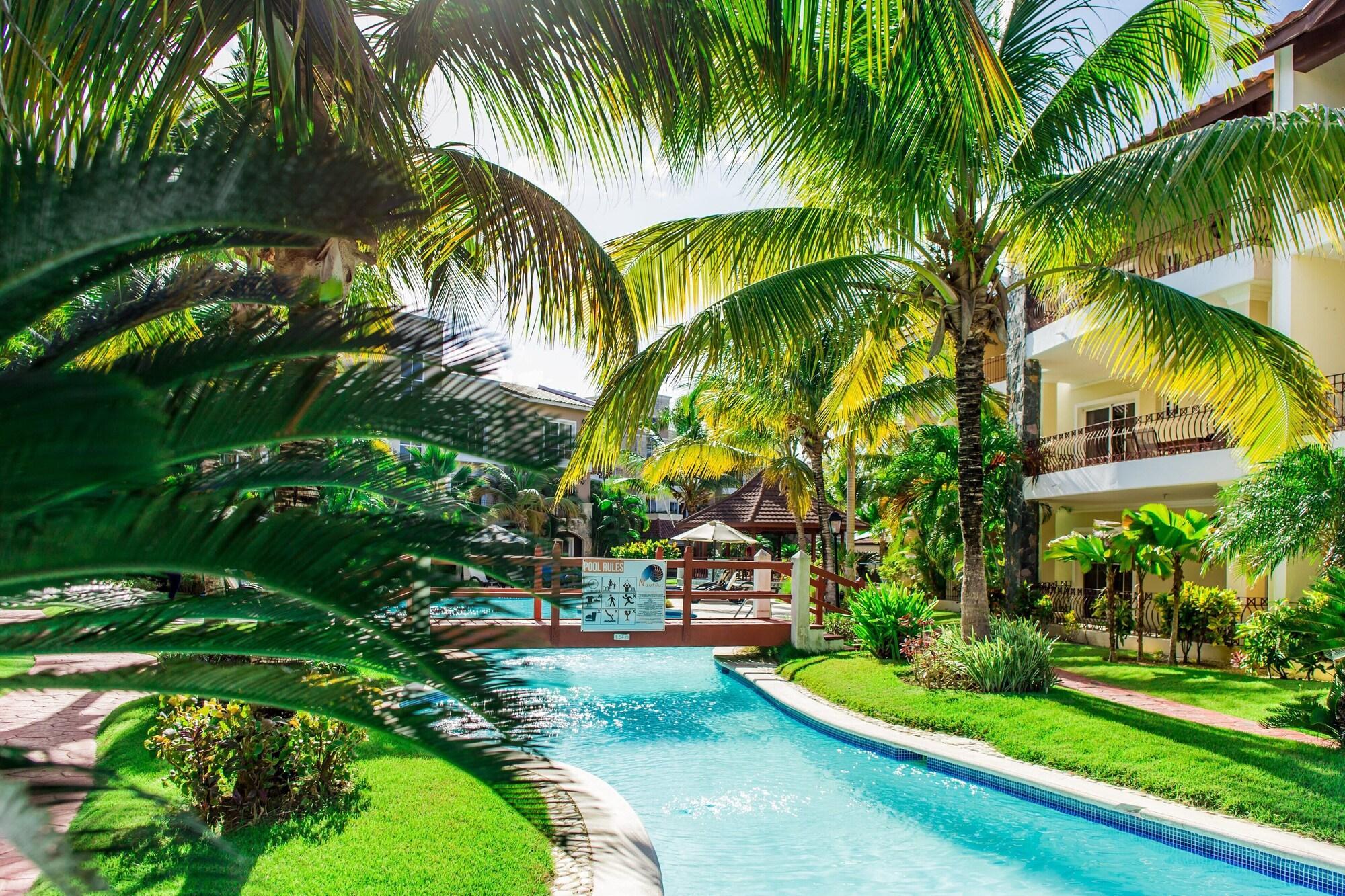 Vista Exterior Palm Green Vacations Whitesands