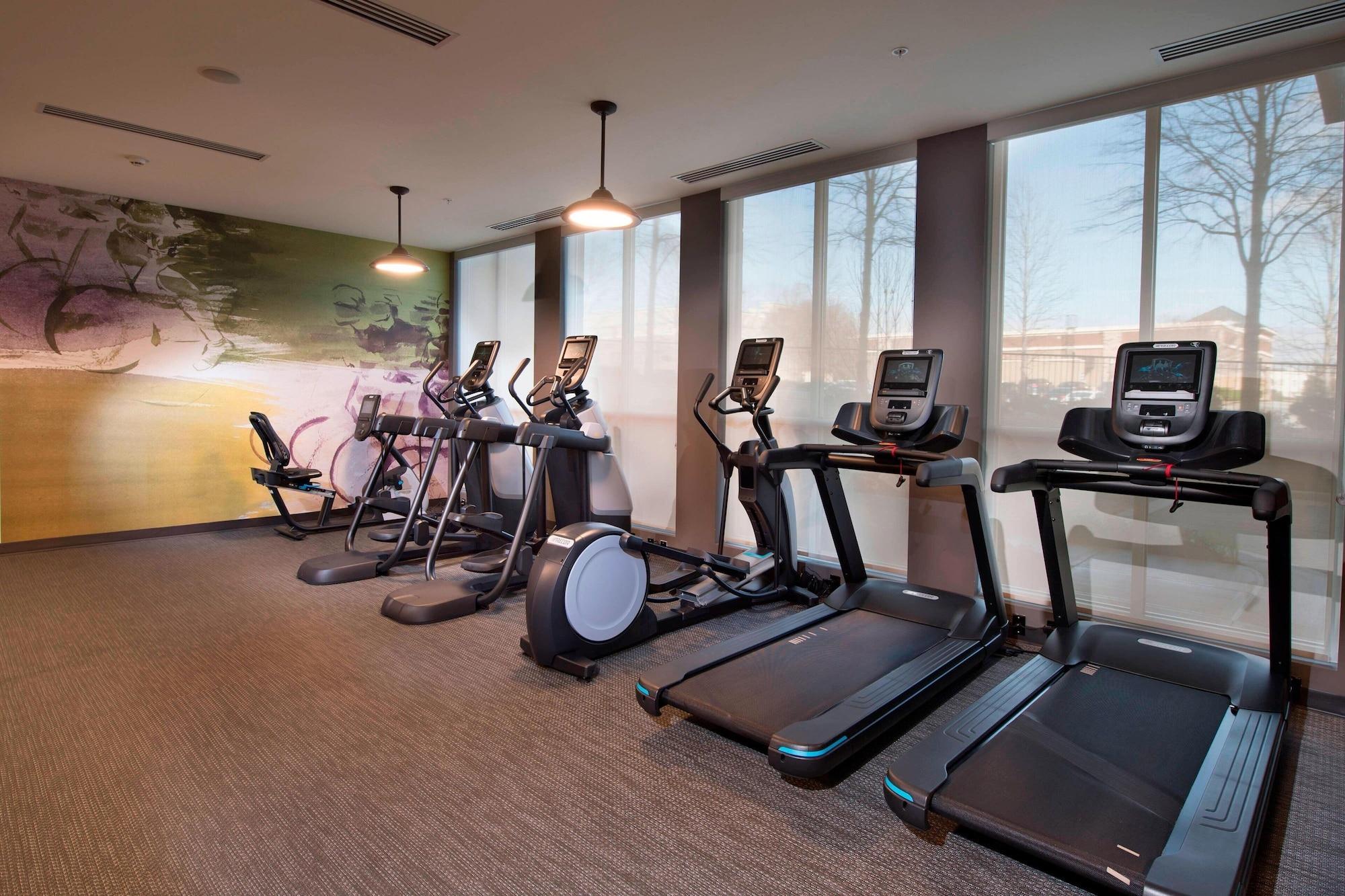 Gimnasio Courtyard by Marriott Atlanta Alpharetta/Avalon Area