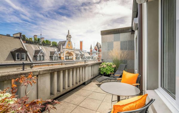 Neues Schloss Privat Hotel Zurich, Autograph Collection