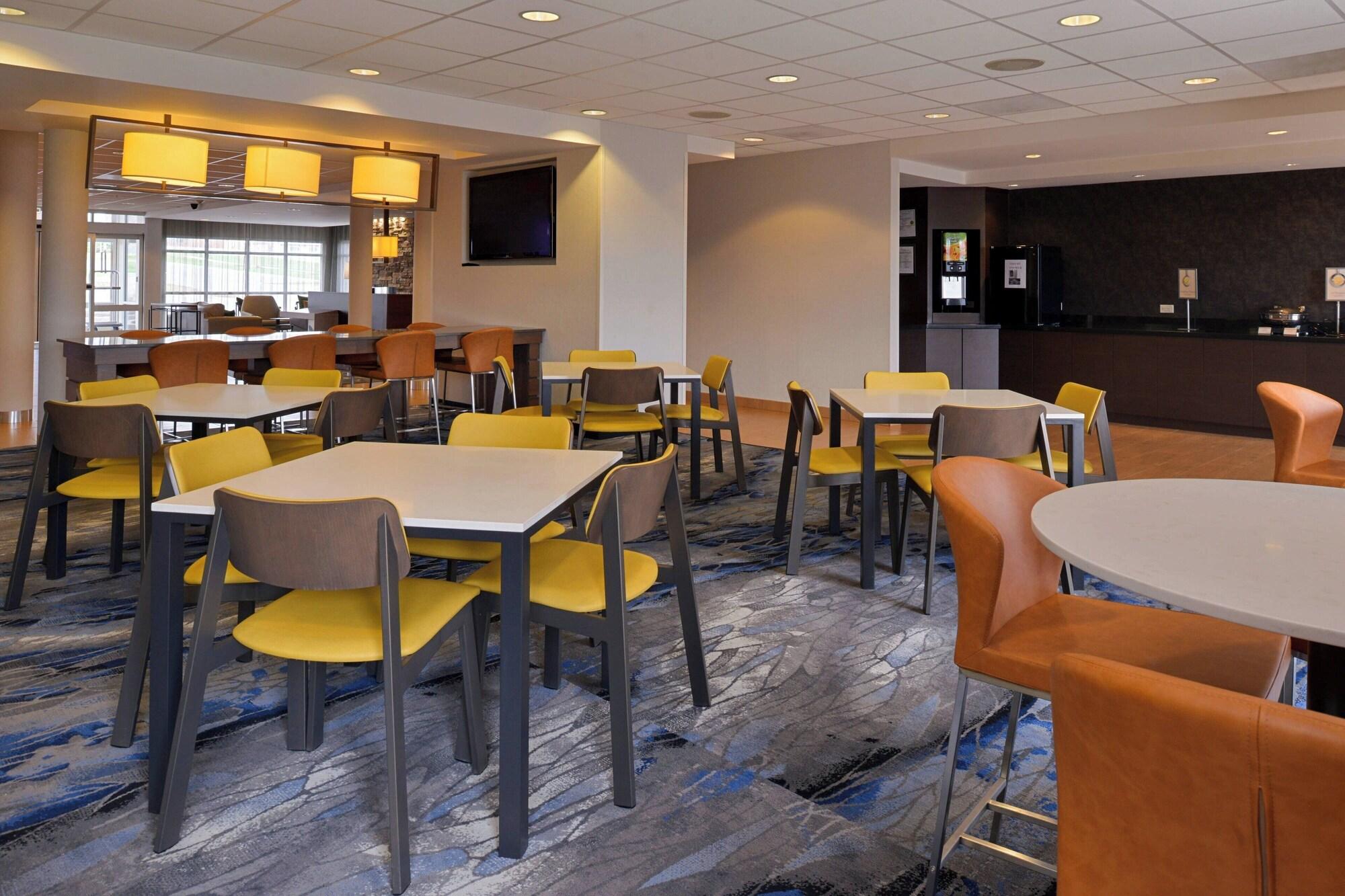 Restaurant Fairfield Inn & Suites Cedar Rapids
