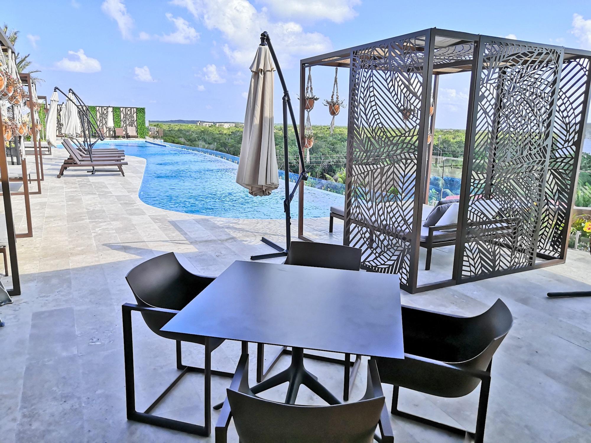 Varios Menesse Tulum By Spot Rentals