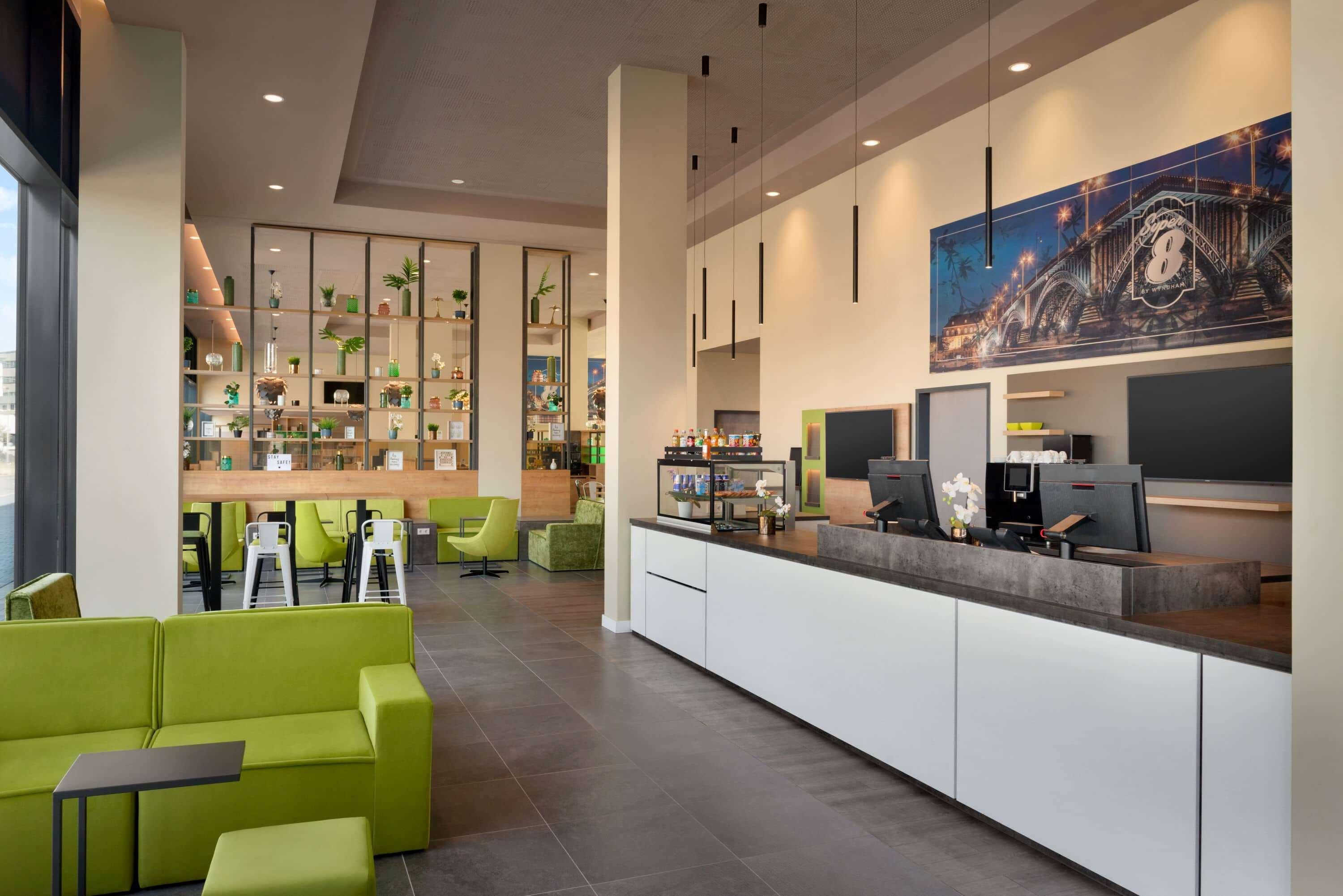 Vista Lobby Super 8 by Wyndham Mainz Zollhafen