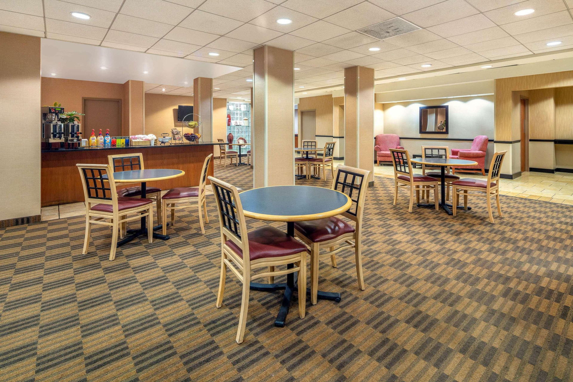 Vista Lobby La Quinta Inn & Suites by Wyndham Thousand Oaks-Newbury Park