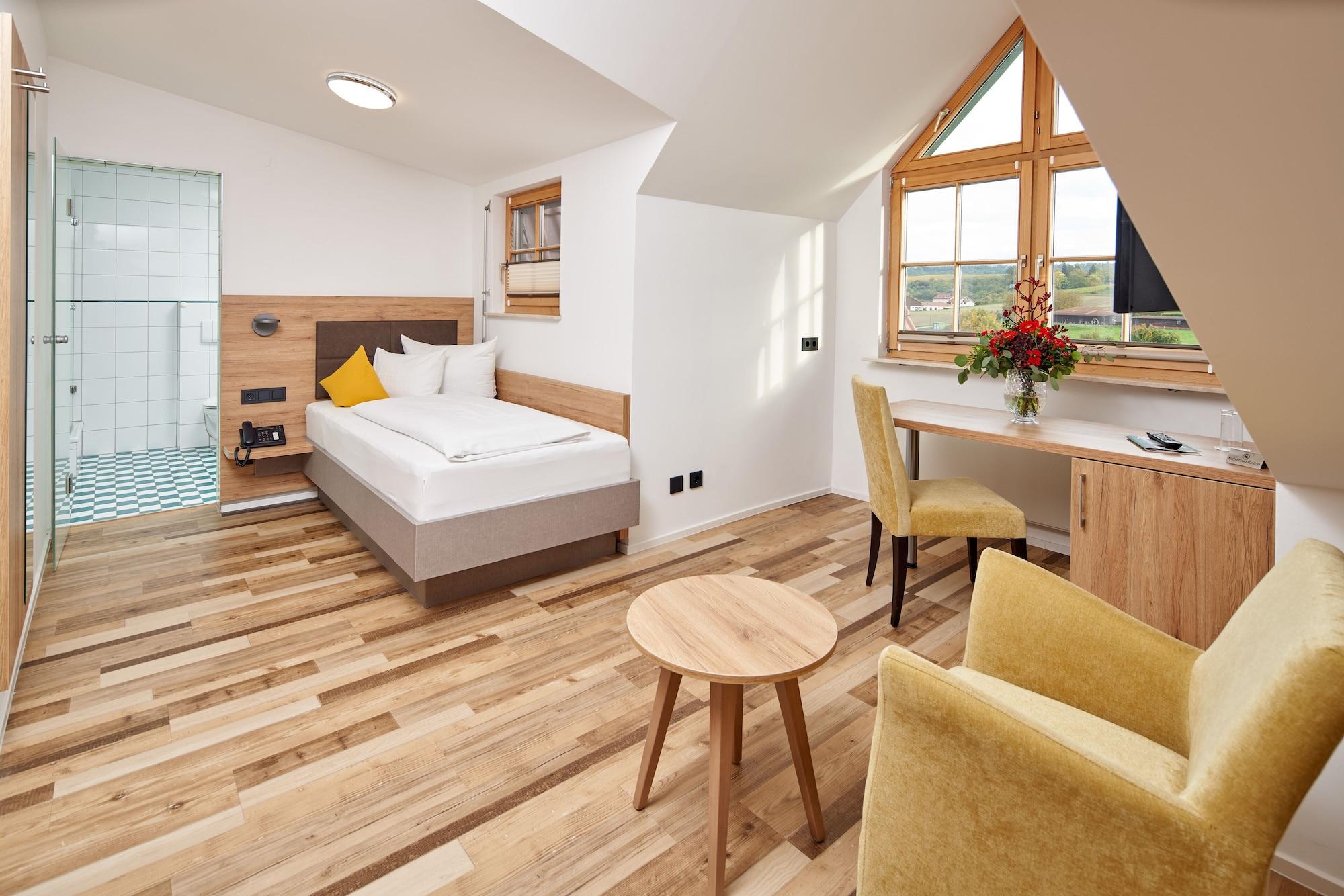 Comodidades del Alojamiento Hotel Wo Der Hahn Kräht
