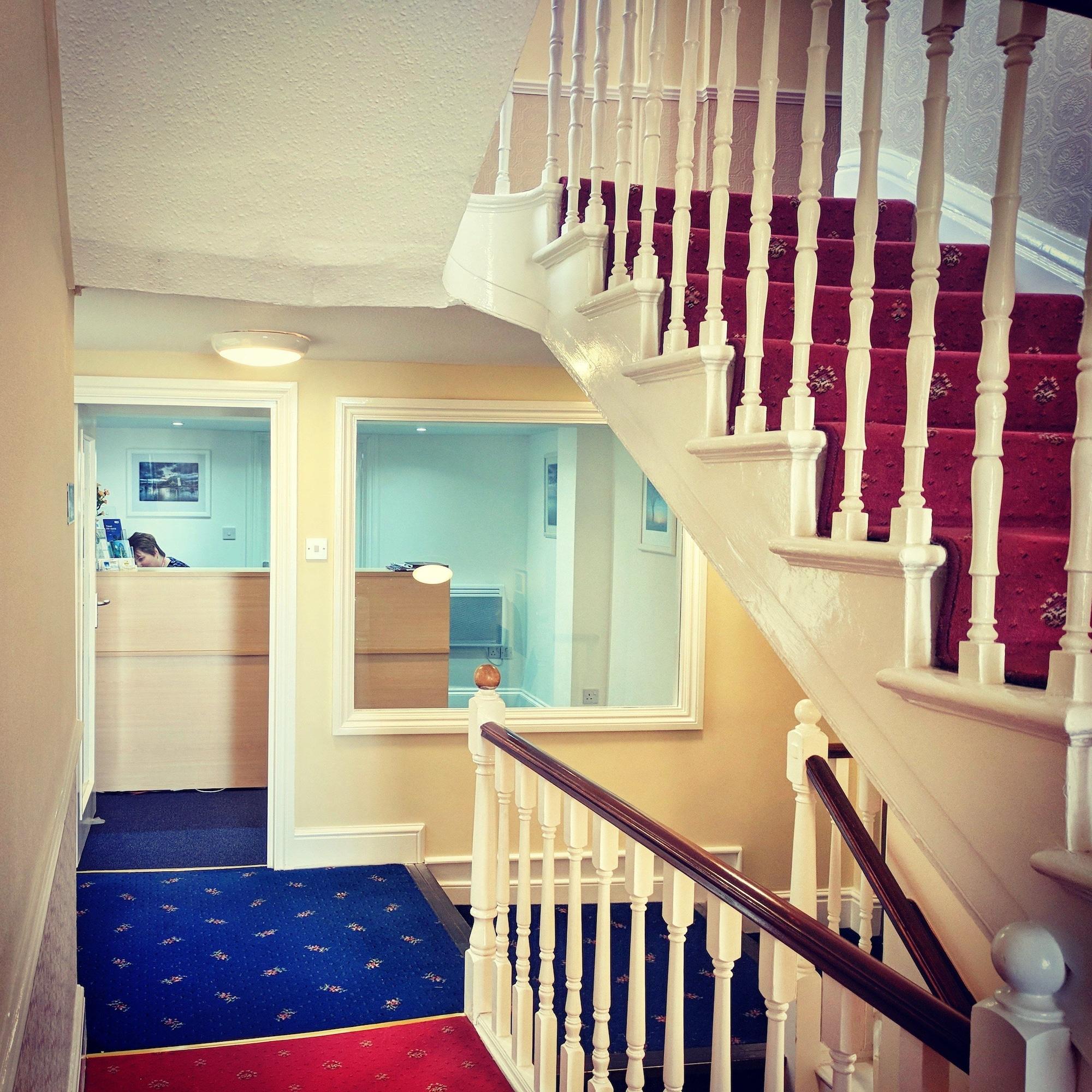 Vista Lobby The Osborne Apartments