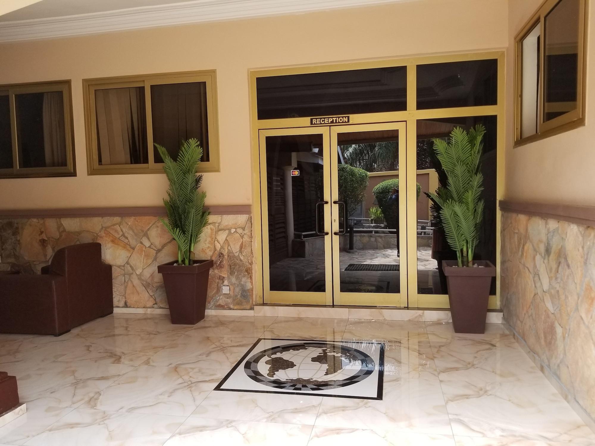 Vista Exterior Royal Cockpit Hotels Accra