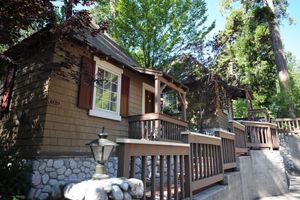 Alojamiento - Saddleback Inn at Lake Arrowhead
