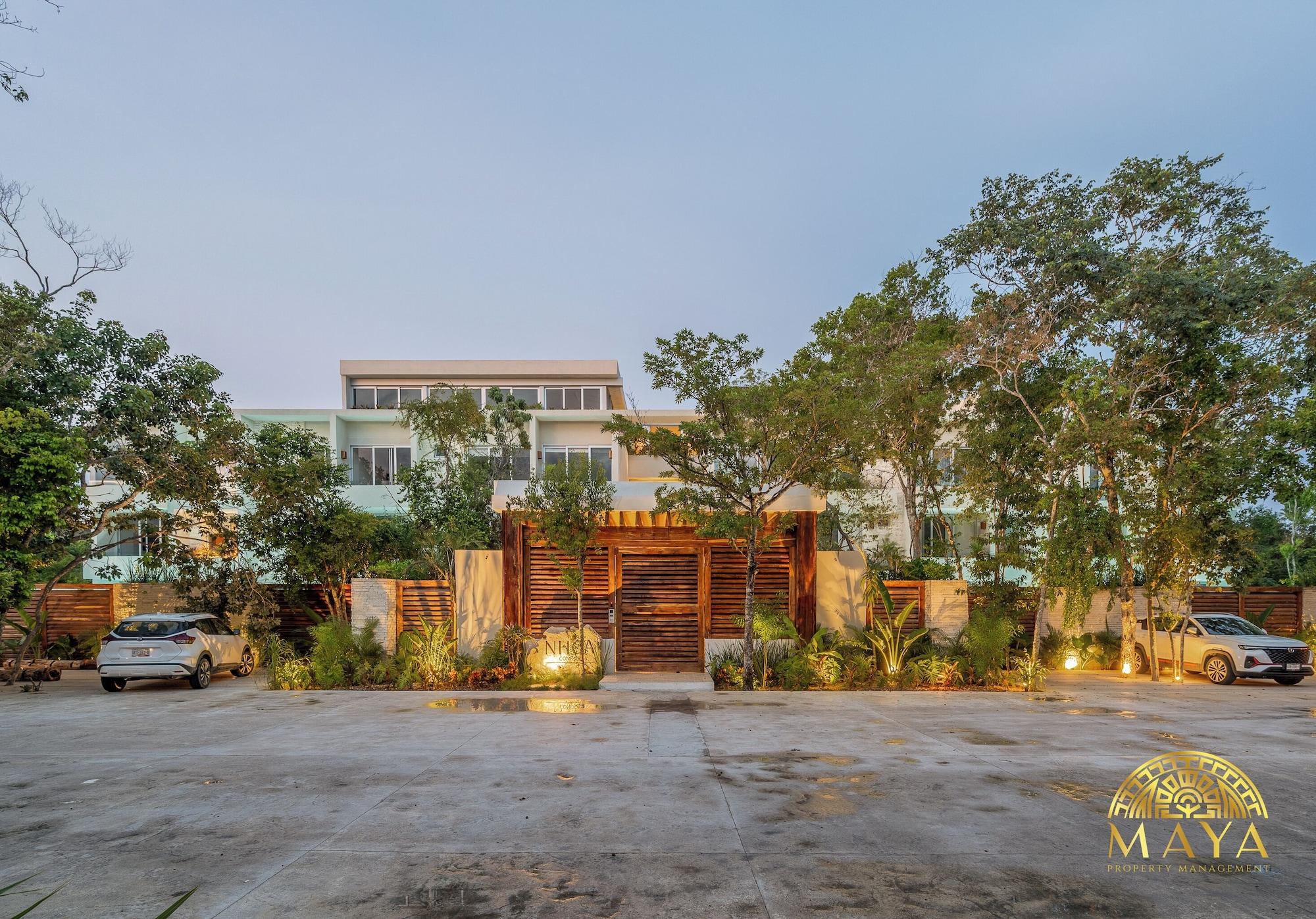 Vista Exterior NHOA TULUM APARTHOTEL by Maya PM