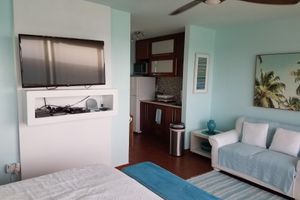 Alquiler Vacacional - Condado Beachfront Studio, Incredible view, next to Mariott, secure, king bed