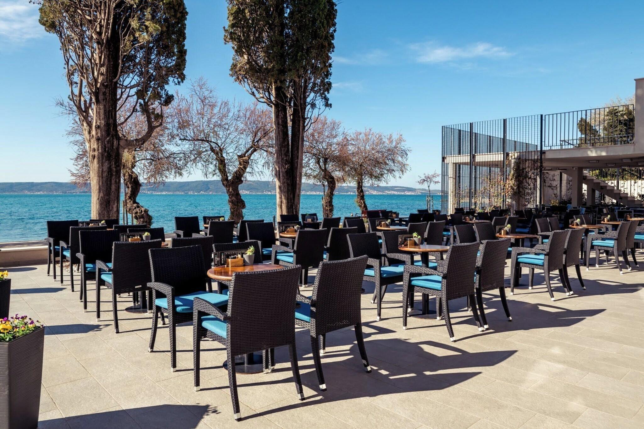 Bar/Salón Hotel Stacija