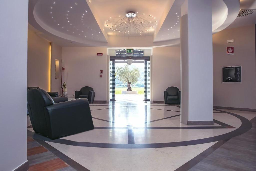 Vista Lobby Hotel PentHouse