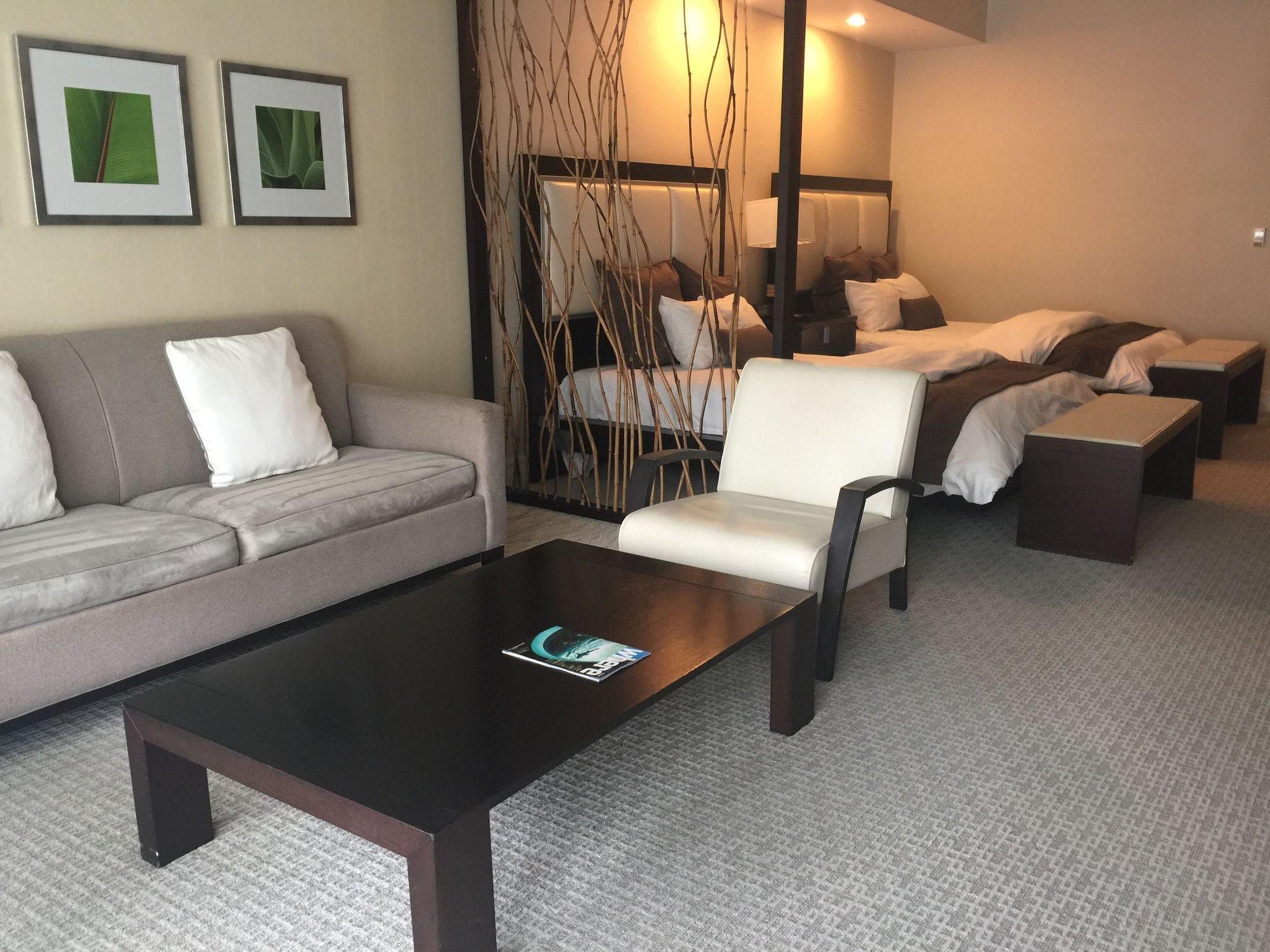 Guest room Provident Doral at the Blue Mia