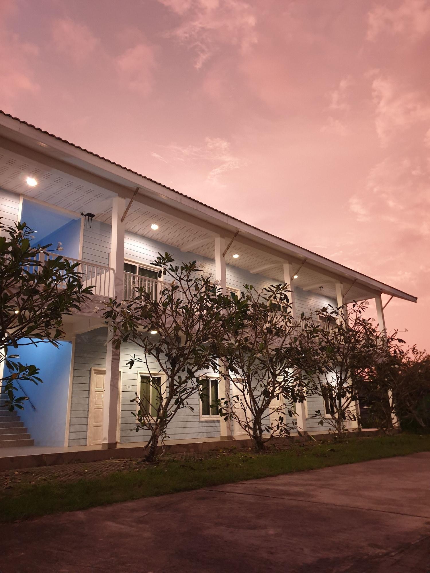 Varios Vanilla Ville Resort