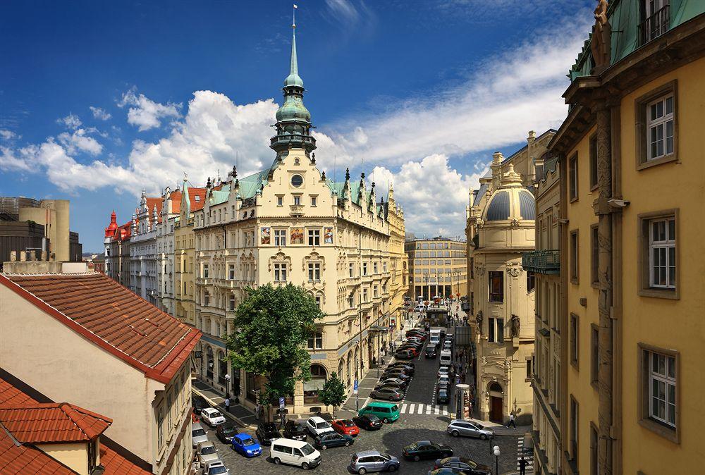 Vista da fachada Hotel Paris Prague