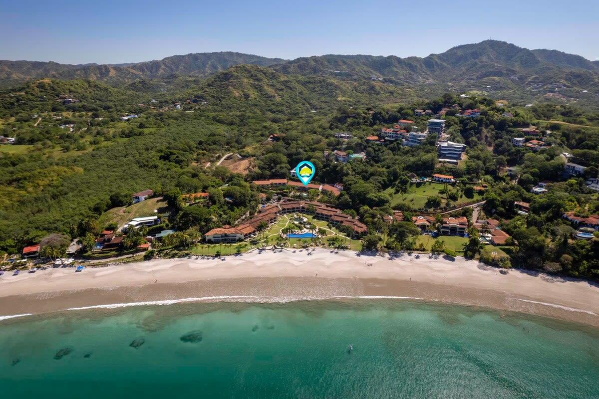 Playa 2BD Condo with Pool Near Beach