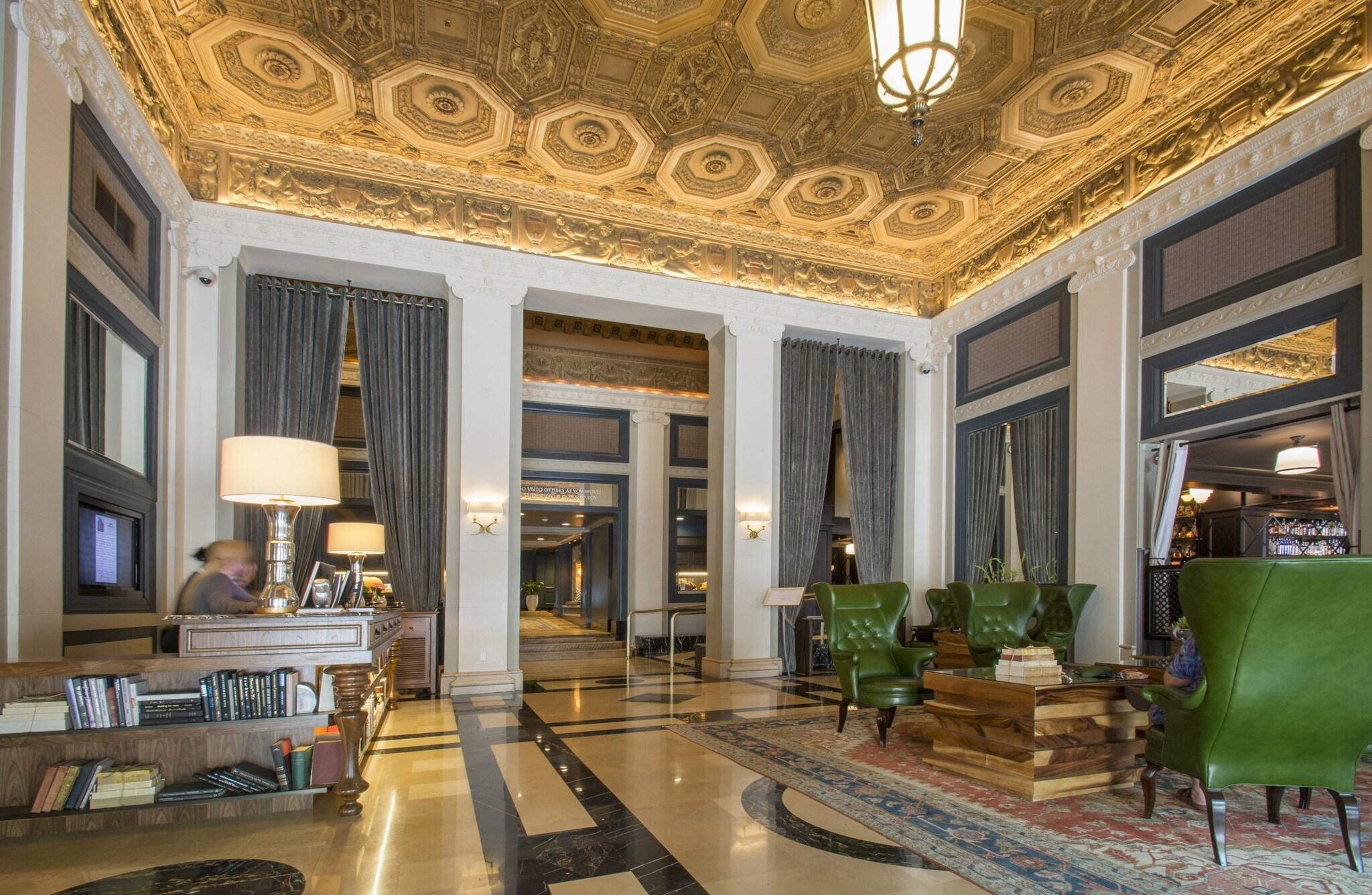 Vista Lobby Sentinel Hotel