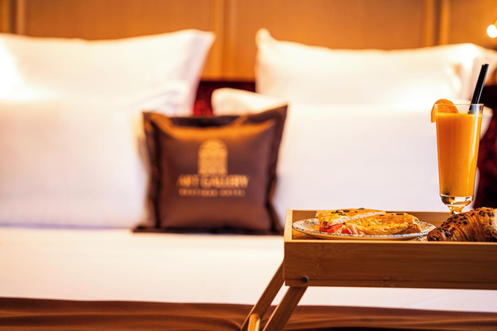 Varios Art Gallery Boutique Hotel