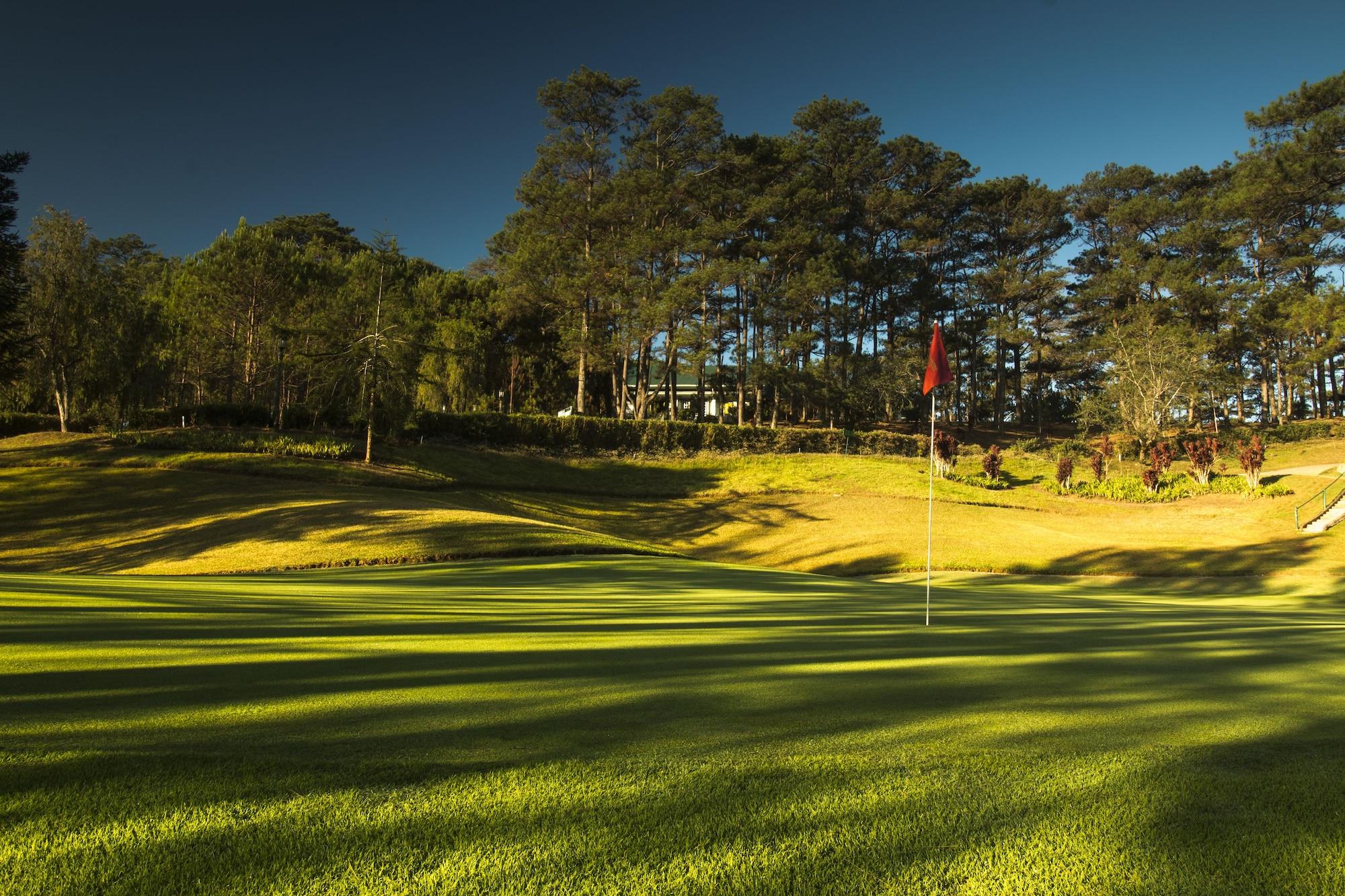 Campo de Golf The Manor at Camp John Hay