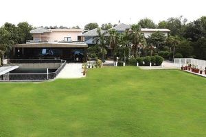 Alojamiento - Dee Marks Hotel & Resorts