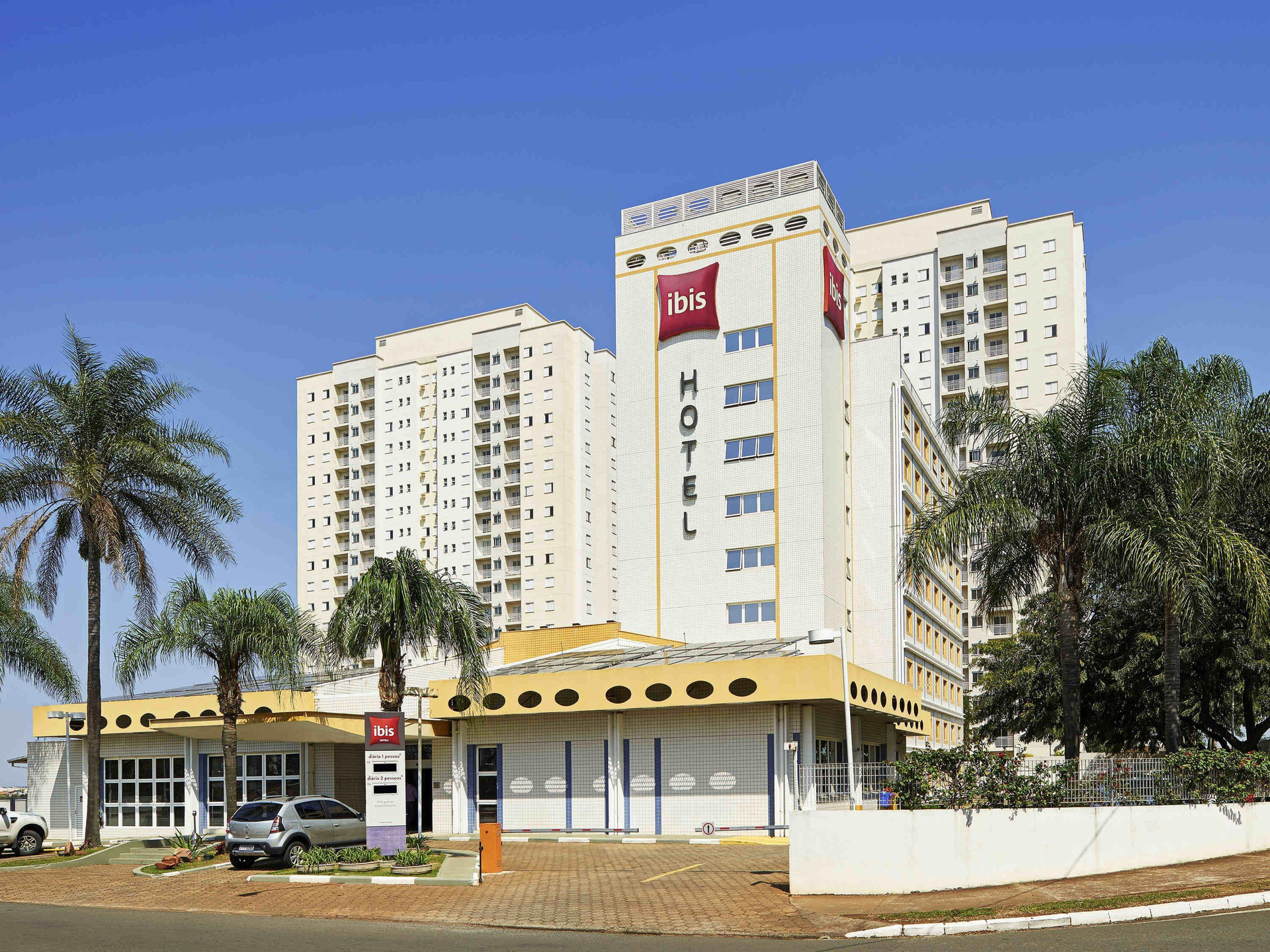 Vista Exterior ibis Sao Carlos