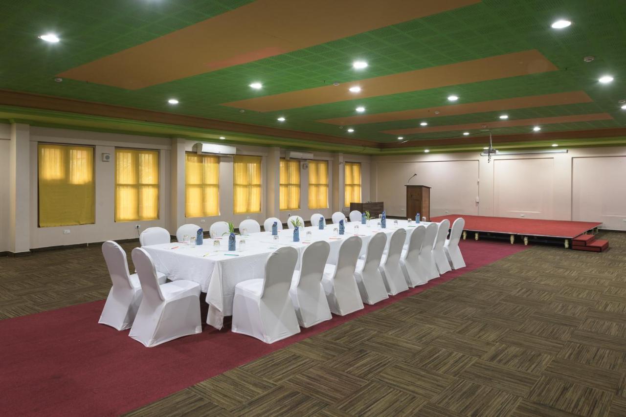 Centro de Negocios Club Mahindra Poovar