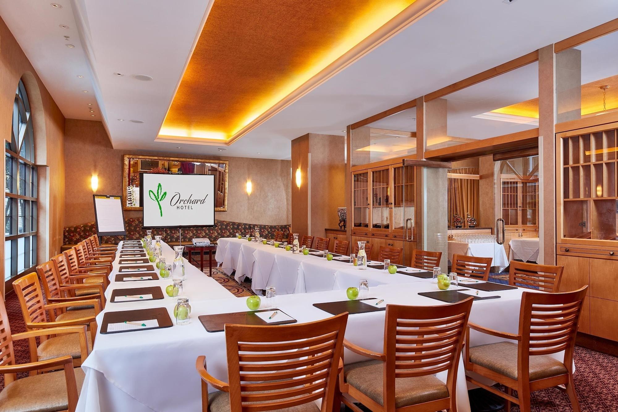 Sala de Reuniones Orchard Hotel