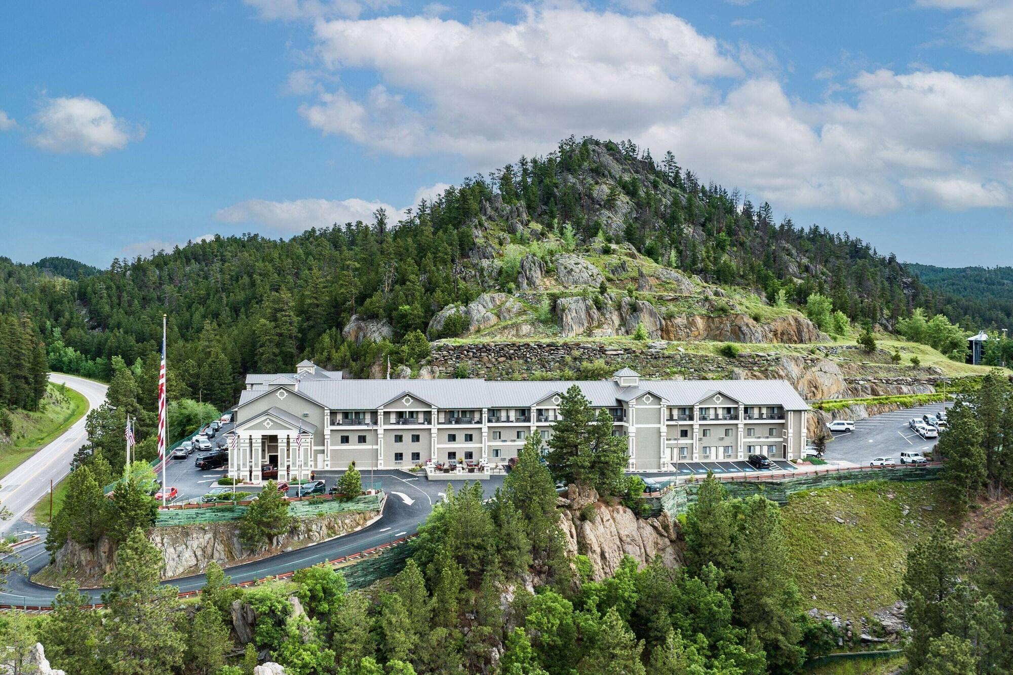 Vista Exterior Baymont by Wyndham Keystone Near Mt. Rushmore