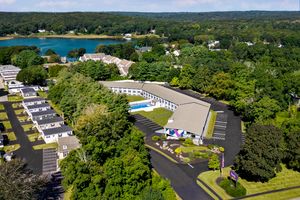 Alojamiento - Spark by Hilton Mystic Groton