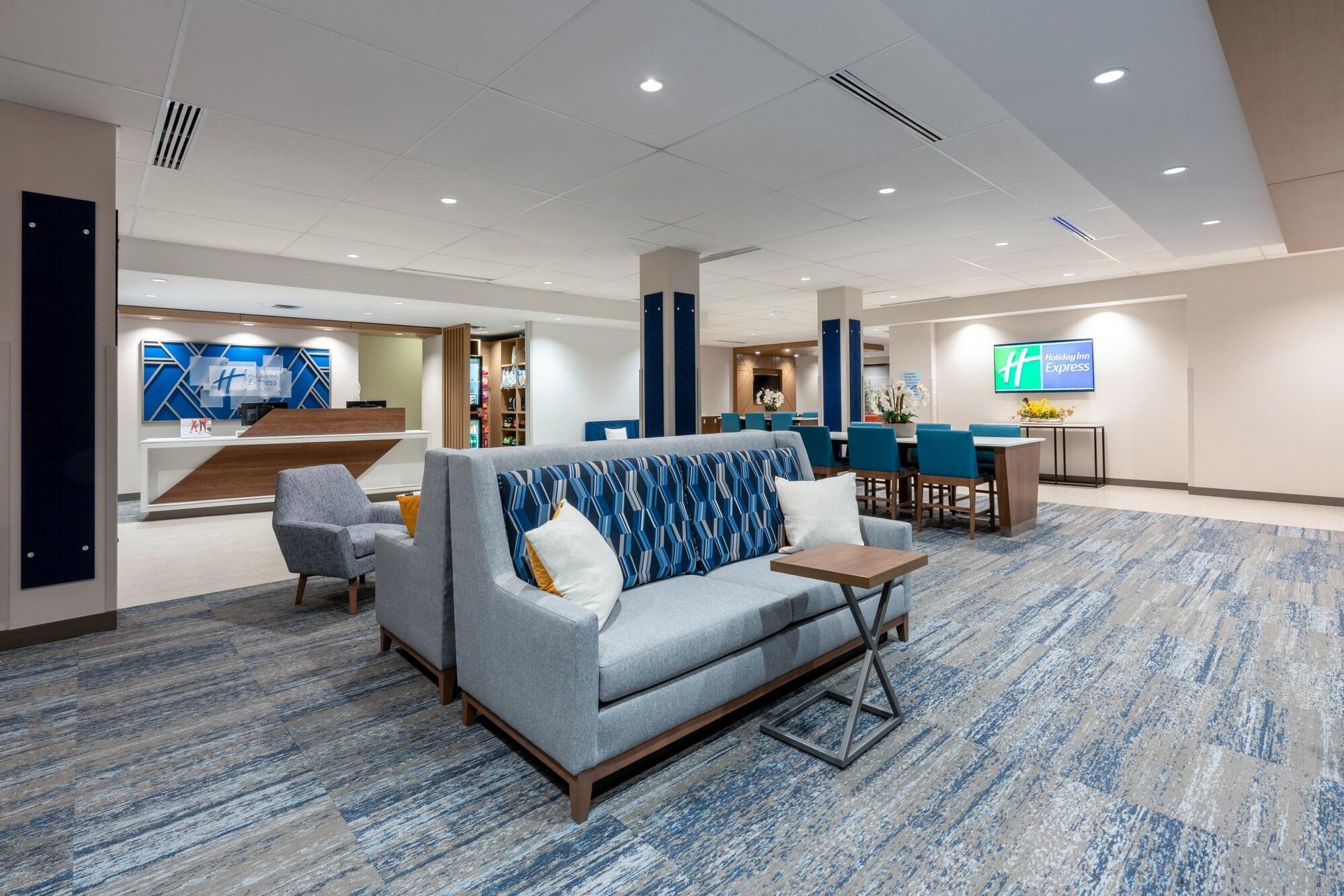 Vista Lobby Holiday Inn Express & Suites Vaughan-Southwest by IHG