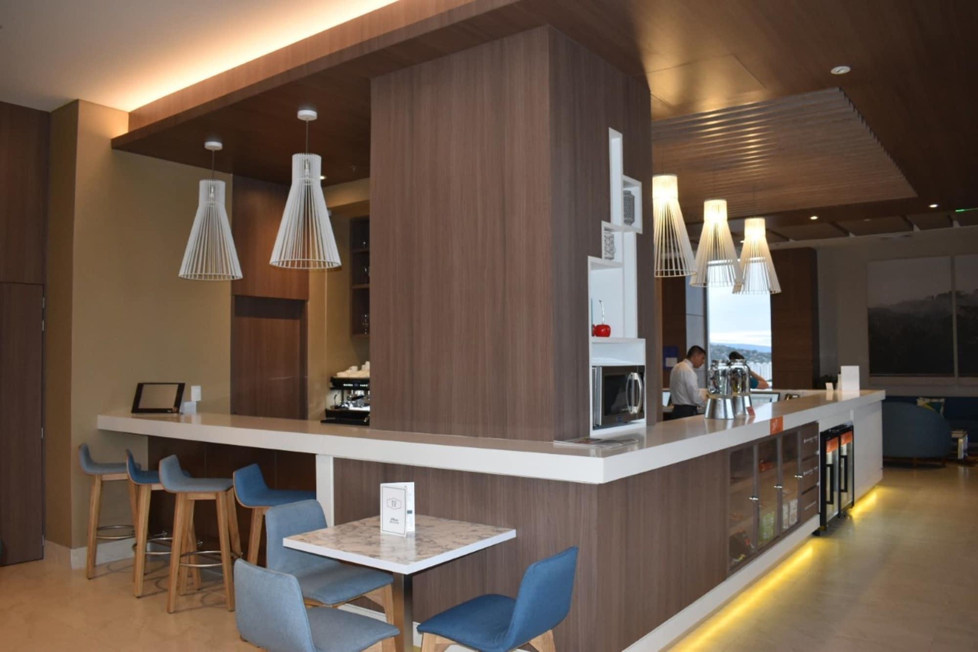 Bar/Salón Hampton Inn by Hilton Cucuta