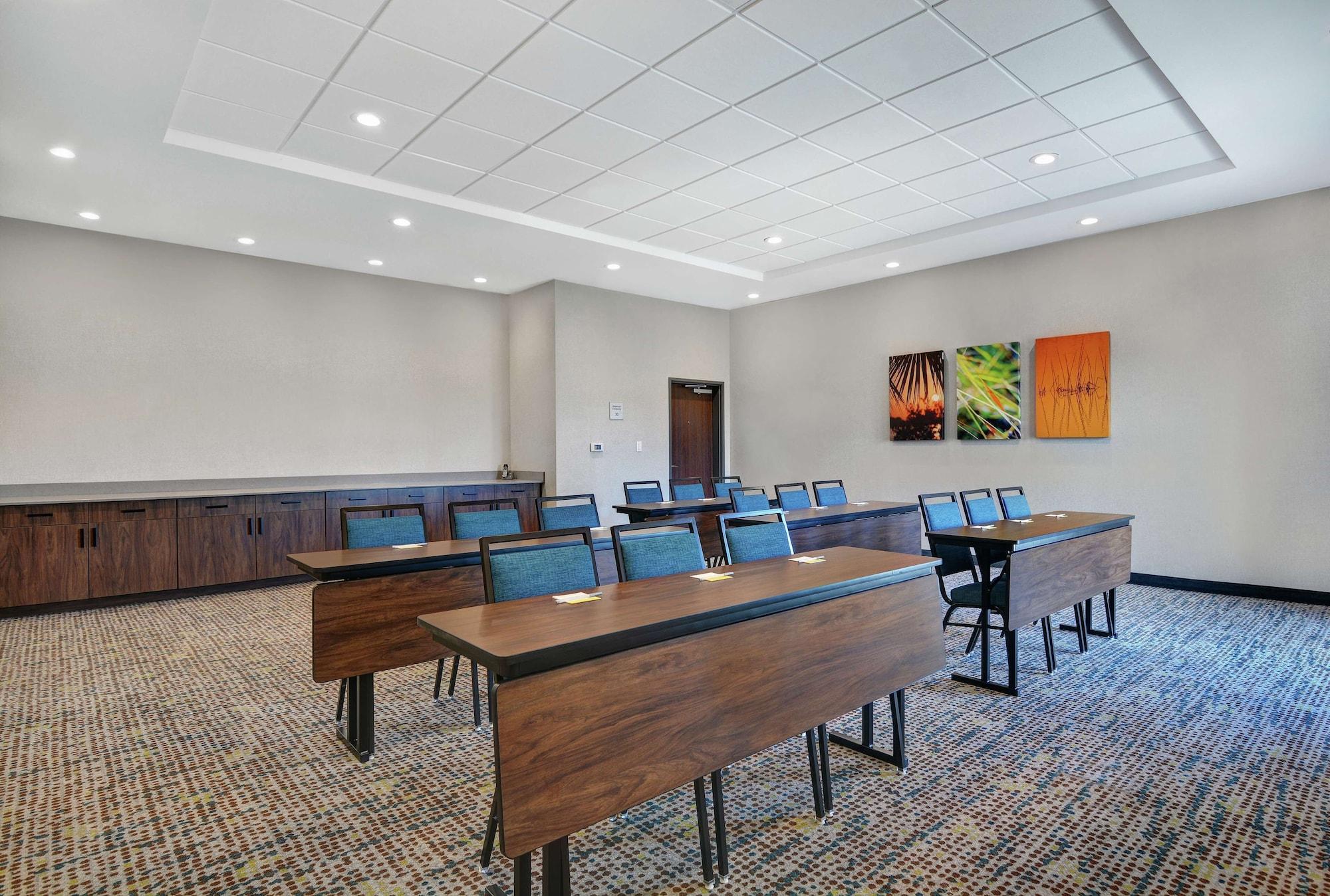 Sala de Reuniones Hampton Inn & Suites Middleburg