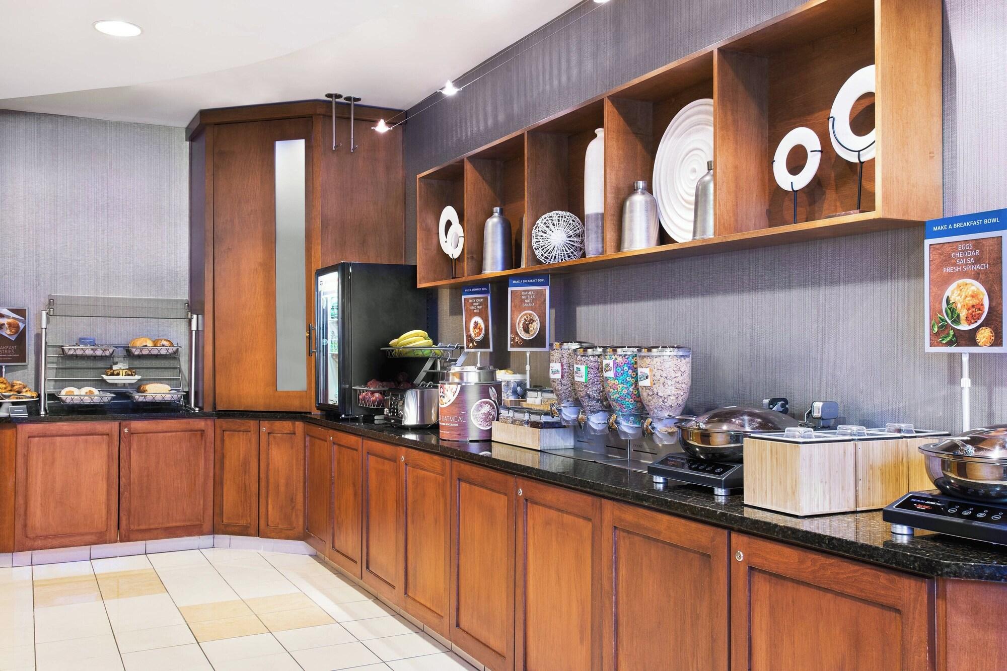 Restaurant SpringHill Suites by Marriott Wheeling Tridelphia Area