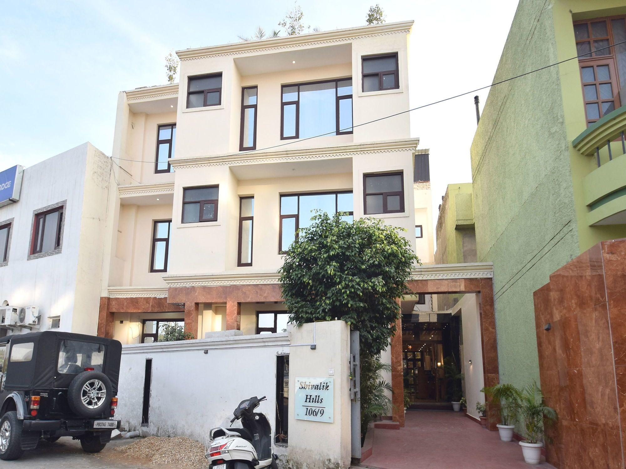 Varios Capital O 11567 Hotel Shivalik Hills