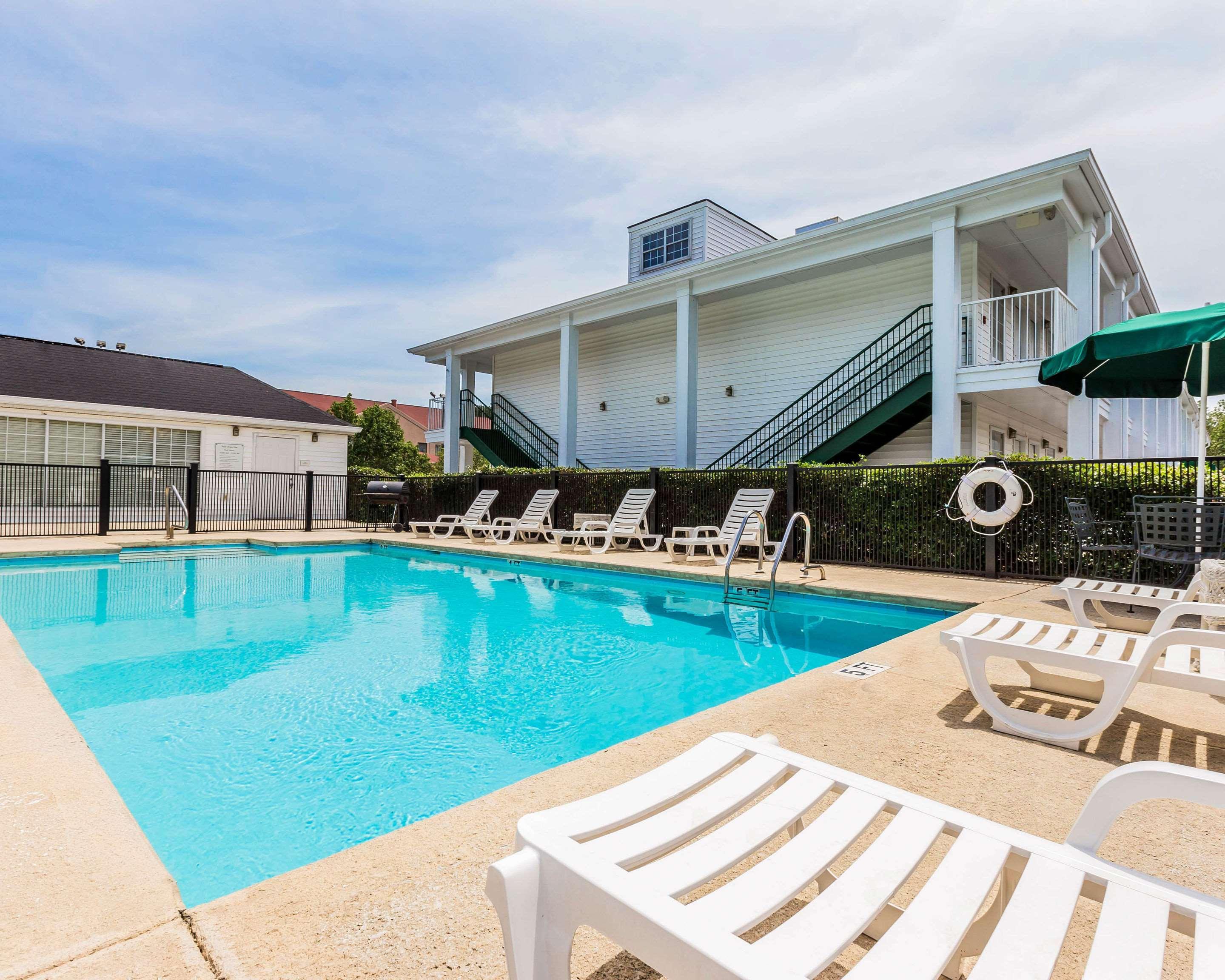 Vista Piscina Quality Inn Trussville I-59 exit 141