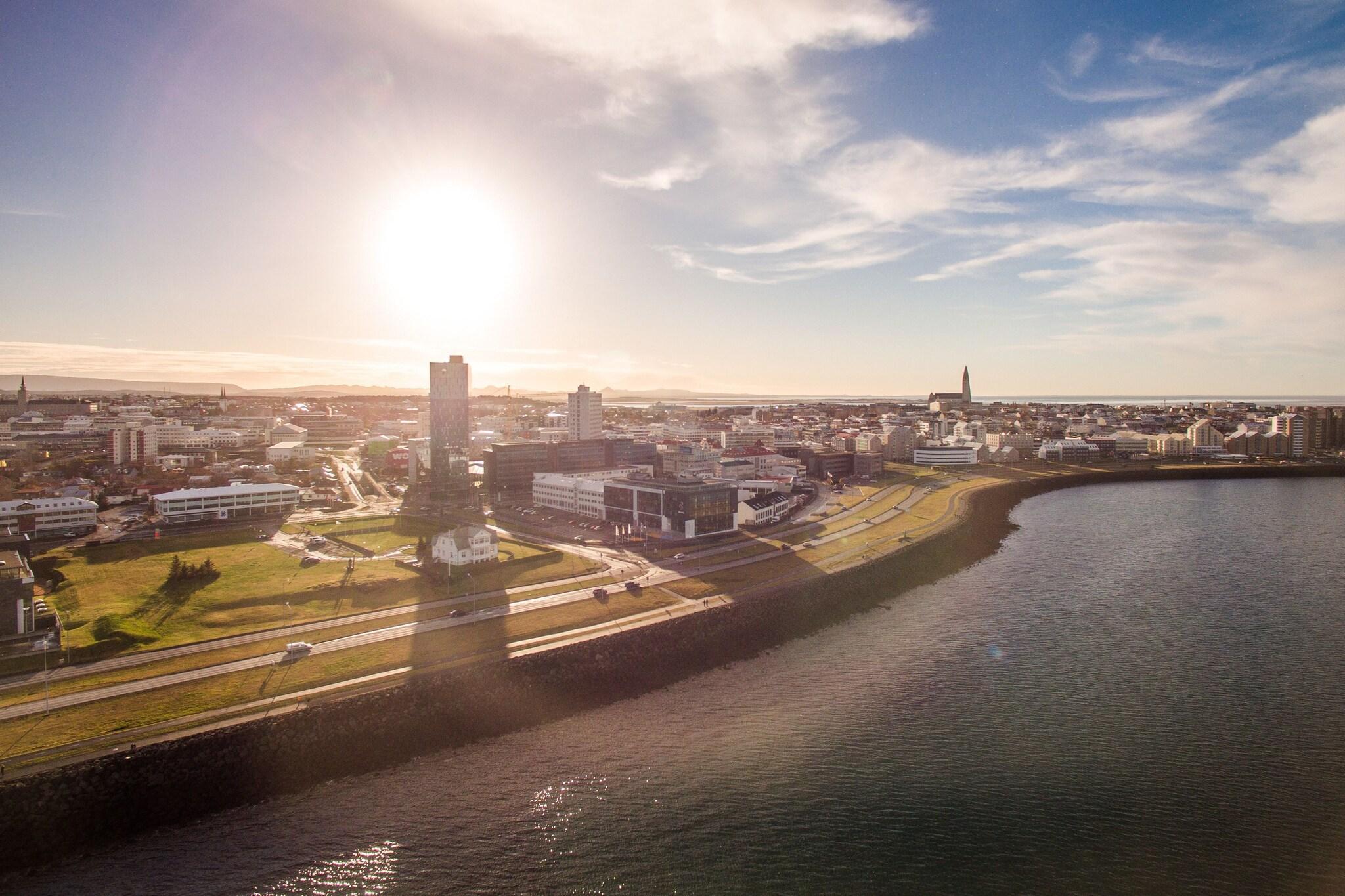 Vista Exterior Tower Suites Reykjavik
