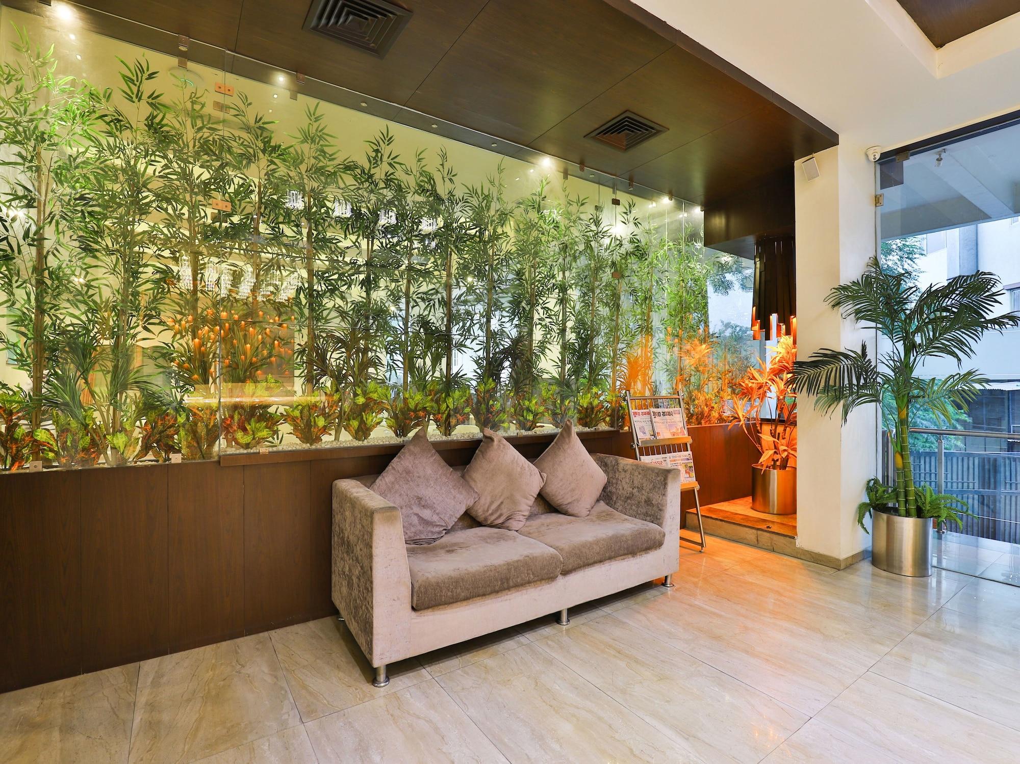 Varios OYO 13479 Hotel Grand Nakshatra