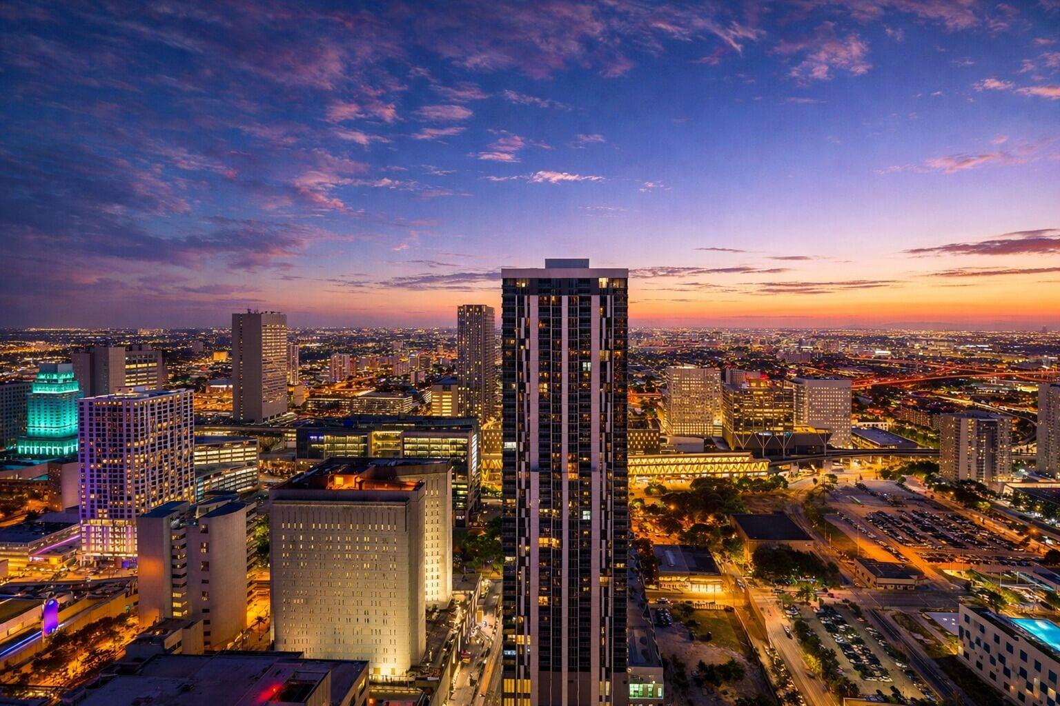 Vista Exterior The Urban Suites - 501 First Residence