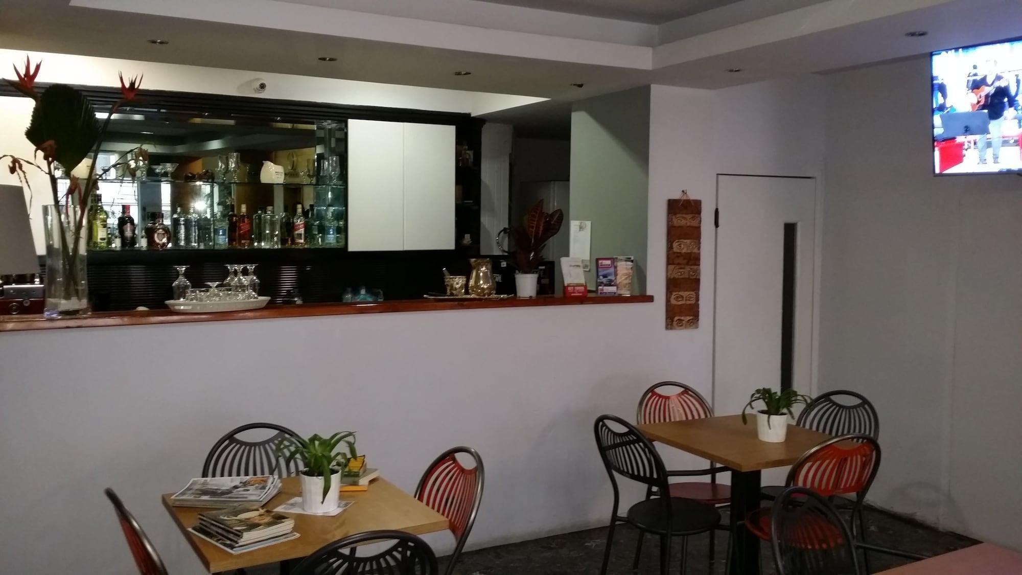 Bar/Salón Diros Hotel