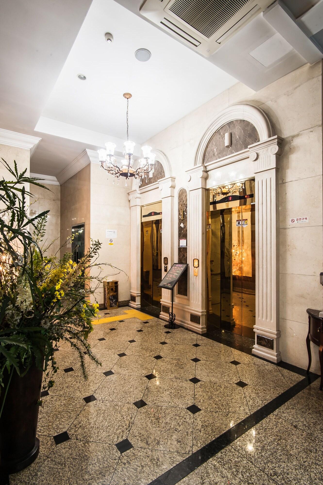 Vista Exterior Hotel Aura