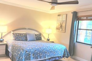 Alquiler Vacacional - Charming 4-bedroom plus den villa with pool and spa near the beach and downtown.