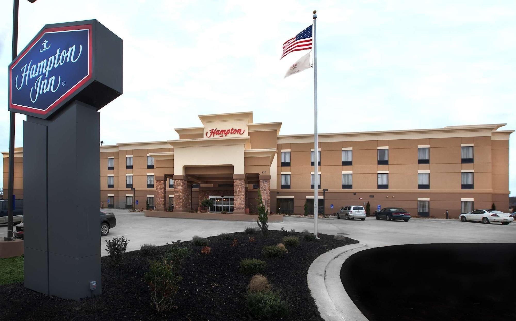 Vista Exterior Hampton Inn New Albany