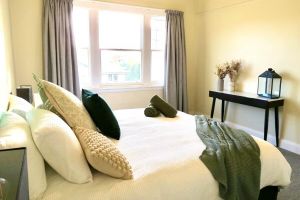 Alquiler Vacacional - 11Eardley|5min to CBD | 2 Bedrooms | Free parking