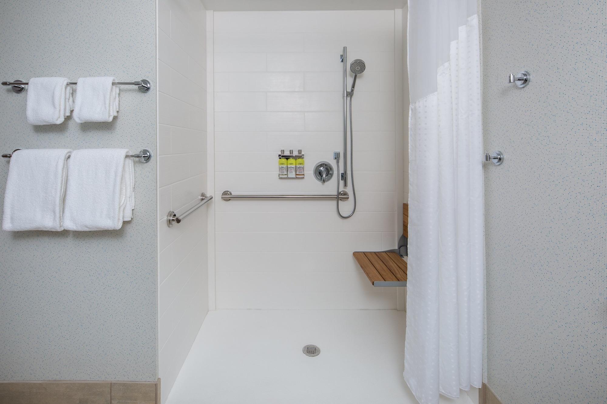 Habitación Holiday Inn Express & Suites Chico by IHG