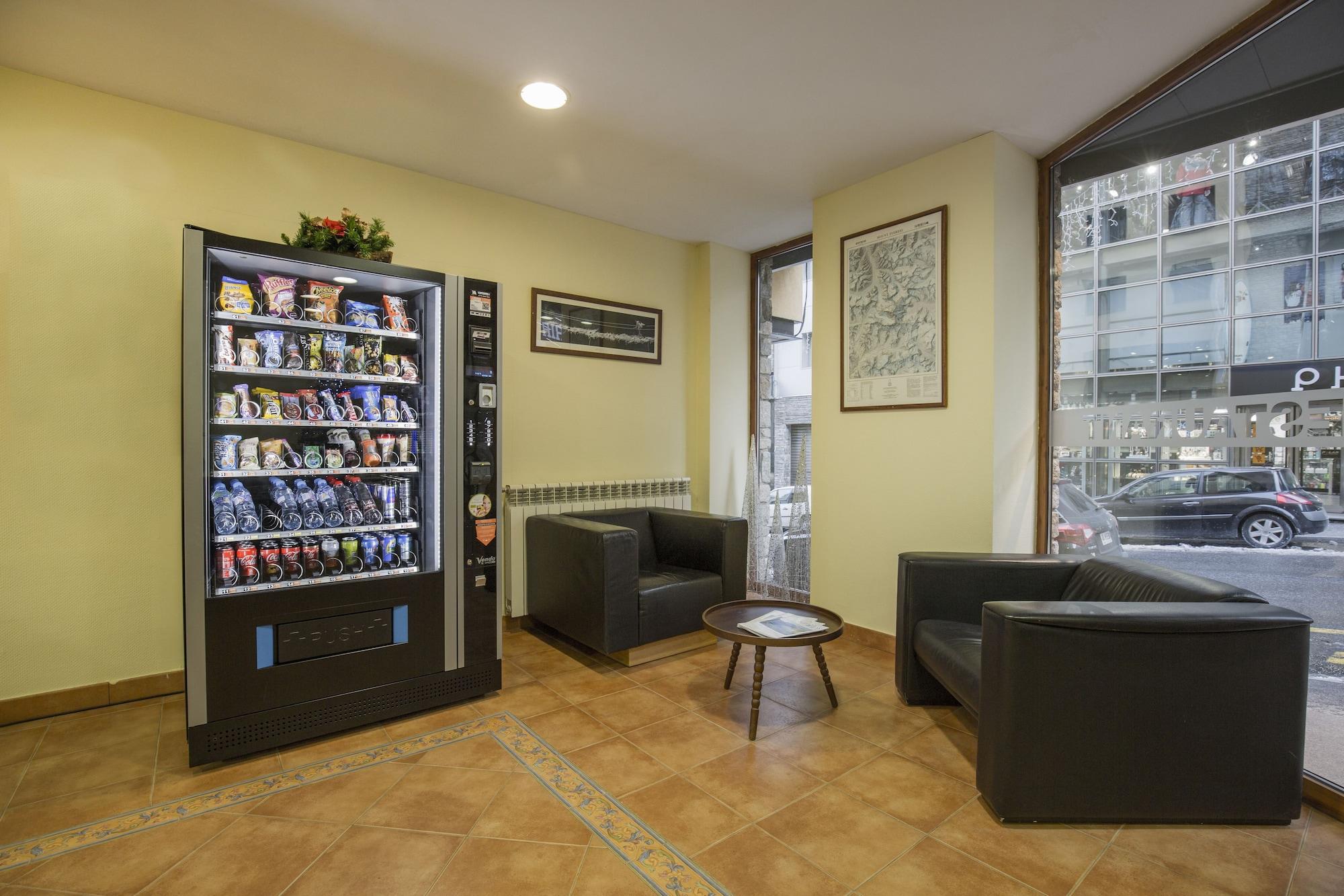 Vista Lobby Hotel Catalunya Ski by Nexta