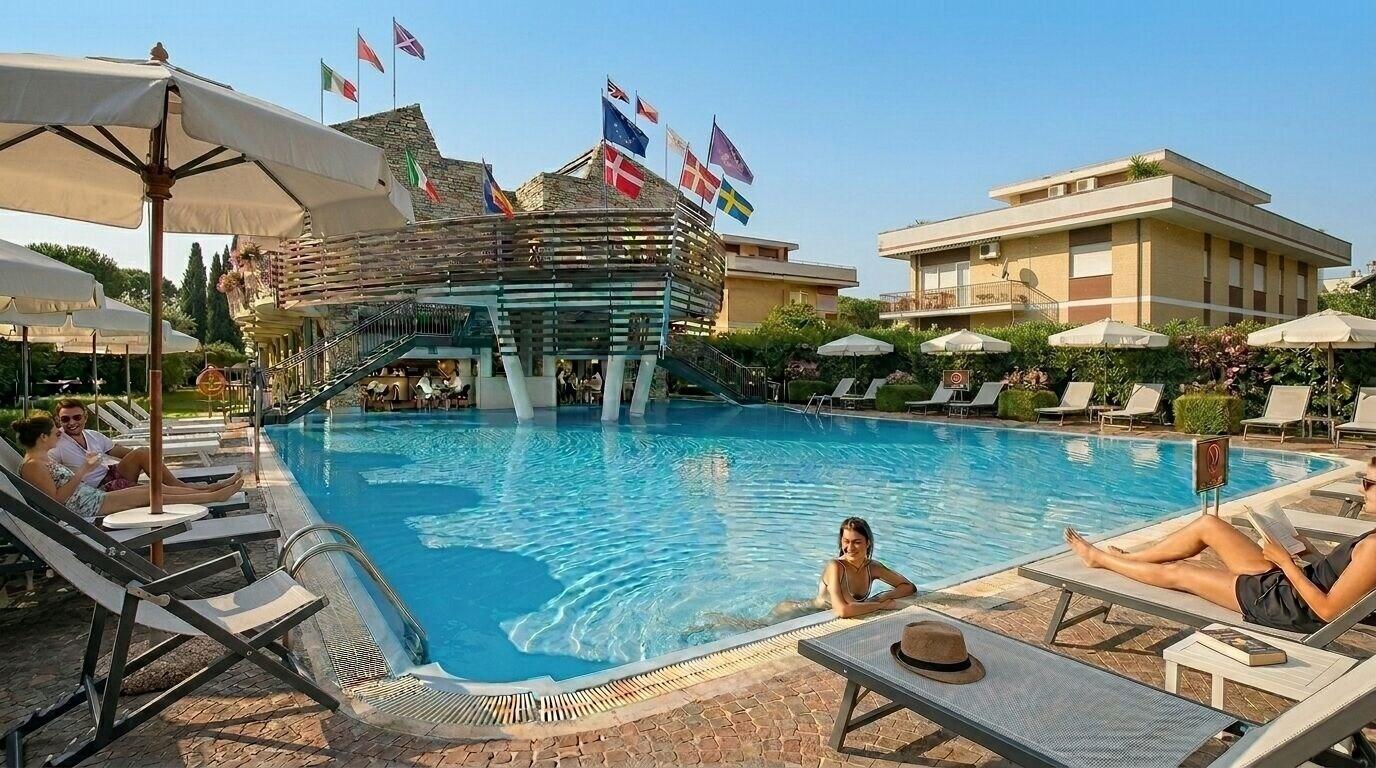 Vista Piscina Hotel Poseidon