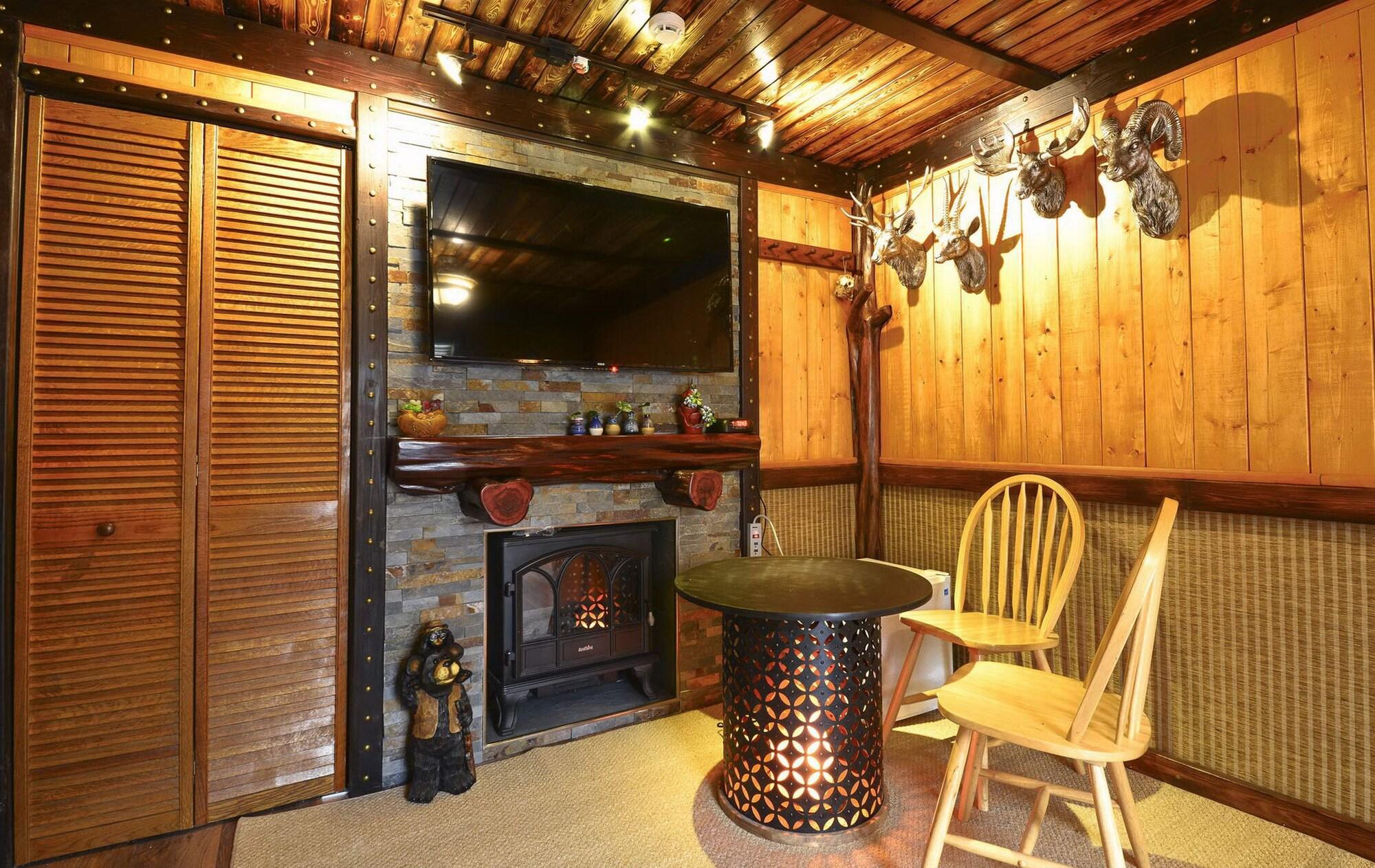 Varios Salmon B&B