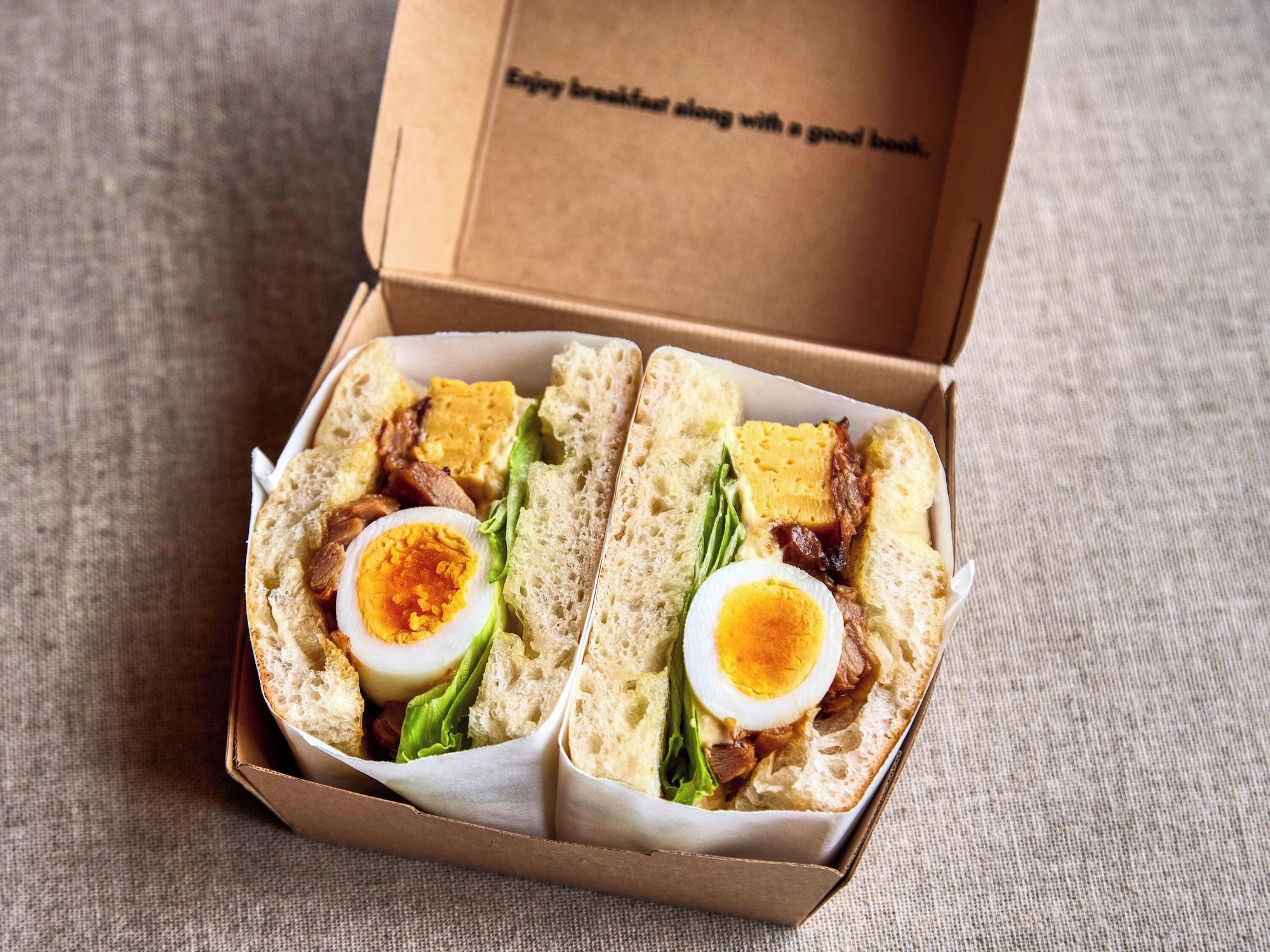 Restaurant IN THE LIBRARY hotel and books TOKOROZAWA