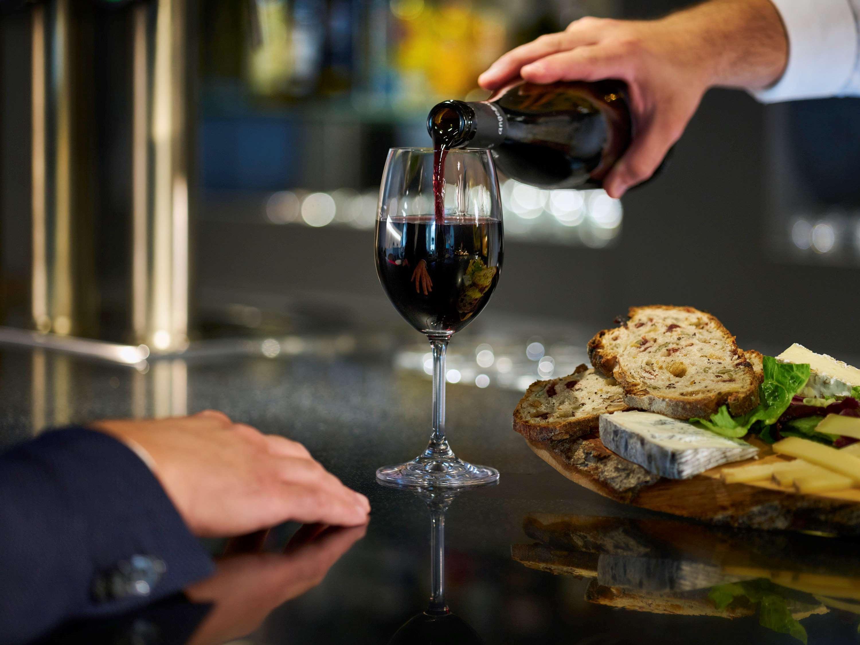 Bar/Salón Novotel Massy Palaiseau