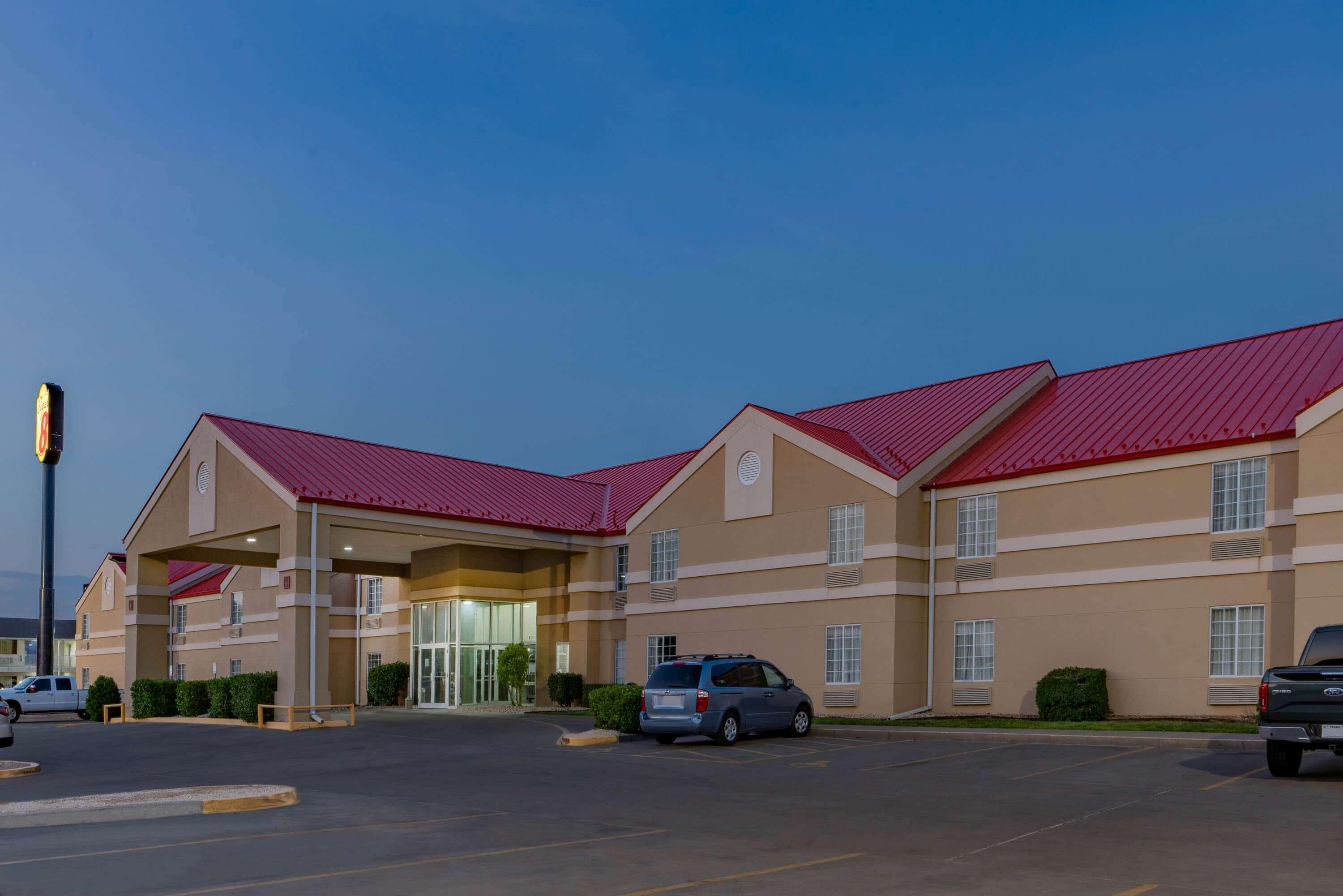 Vista Exterior Super 8 by Wyndham Amarillo West